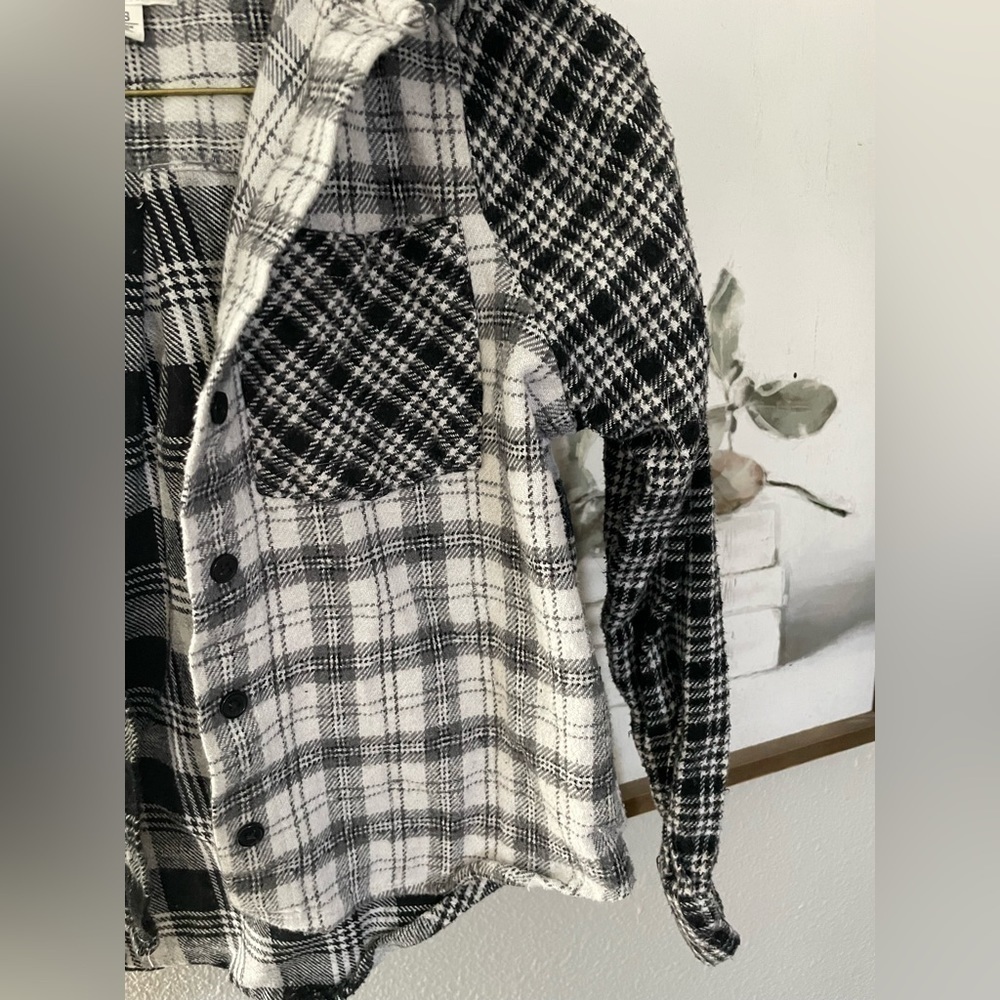 Buckle Youth size 8 flannel hoodie - Picture 3 of 6